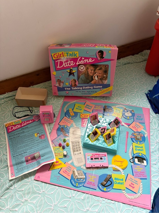 Vintage Other - Vintage Girl Talk Dateline Board Game Complete !